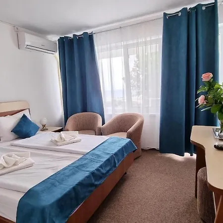 Capitol מלון 3*