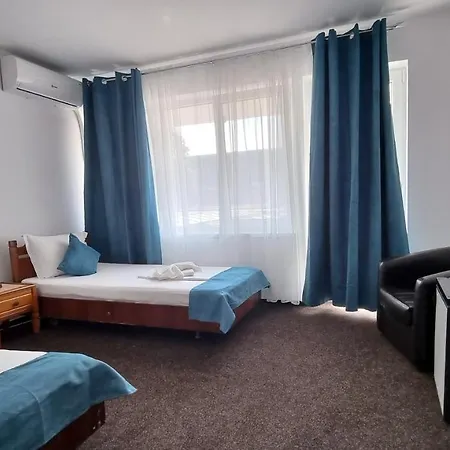 卡匹托尔酒店 3*