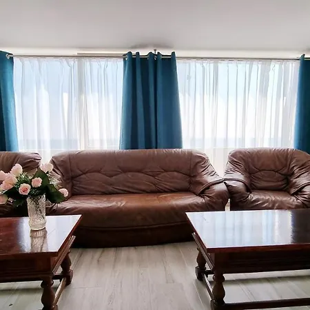 מלון Capitol 3*