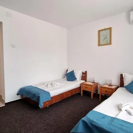 Ξενοδοχείο Capitol 3*